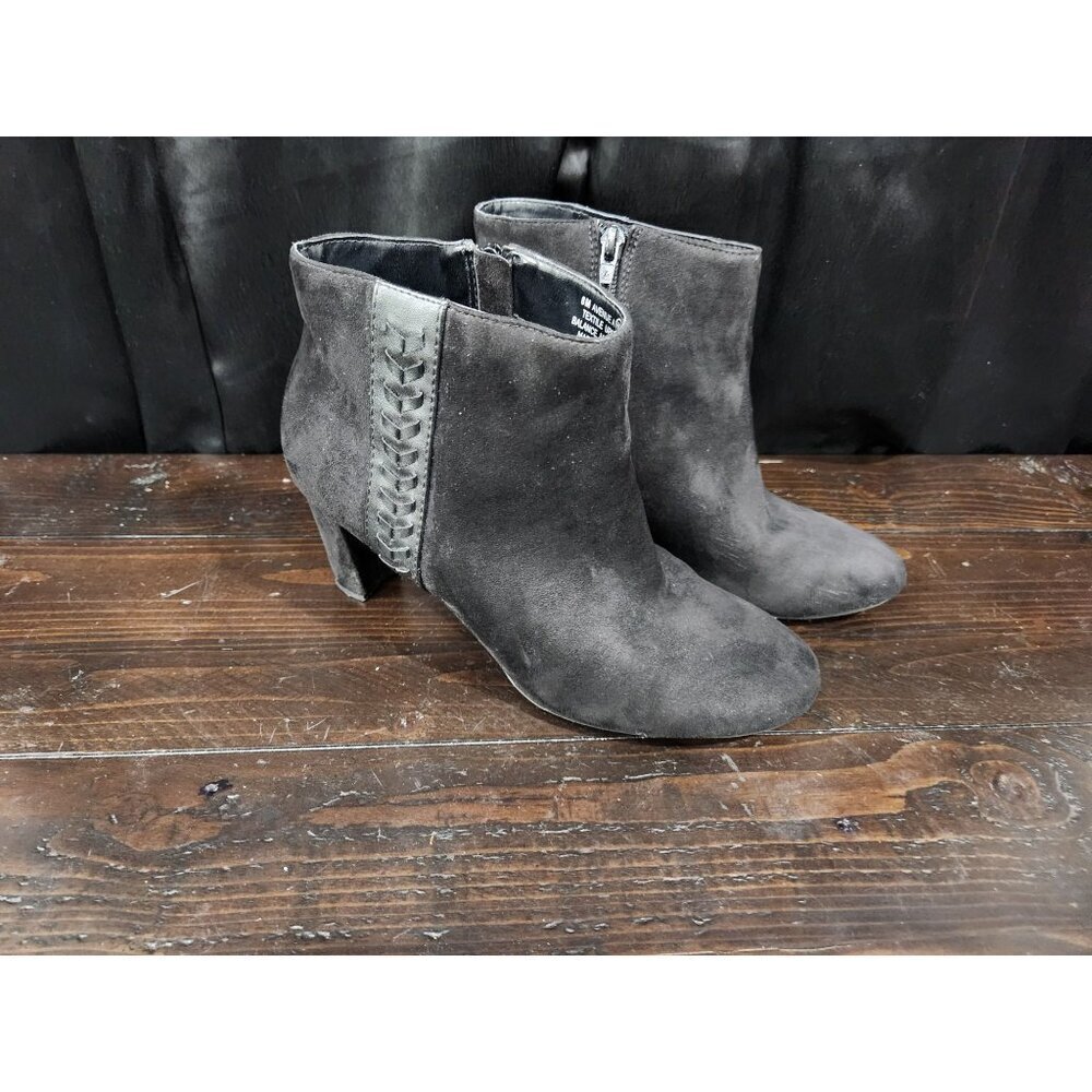 EUC A2 by Aerosoles Avenue A Black Ankle Zip Booties/Sz. 8M - Picture 4 of 10